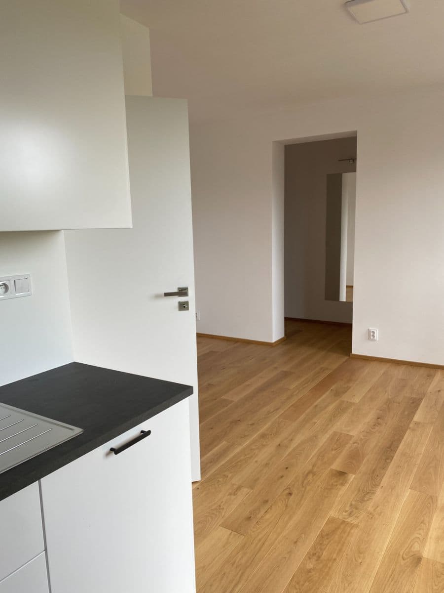 2 bedroom flat to rent, 77 m², Větrná, Černošice, Středočeský Region 2 bedroom flat to rent, 77 m², Větrná, Černošice, Středočeský Region