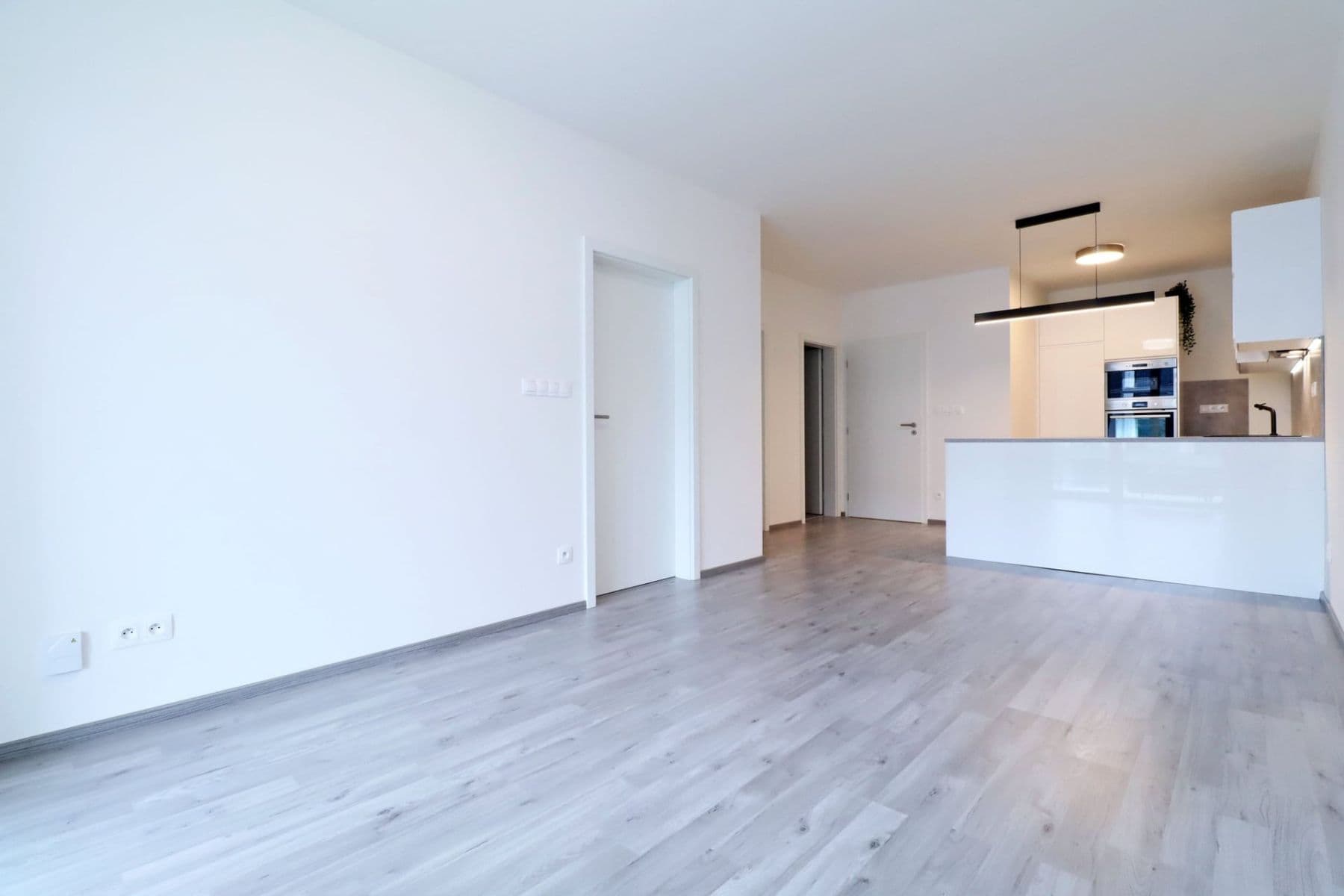 1 bedroom with open-plan kitchen flat to rent, 53 m², Velvarská, Horoměřice, Středočeský Region 1 bedroom with open-plan kitchen flat to rent, 53 m², Velvarská, Horoměřice, Středočeský Region