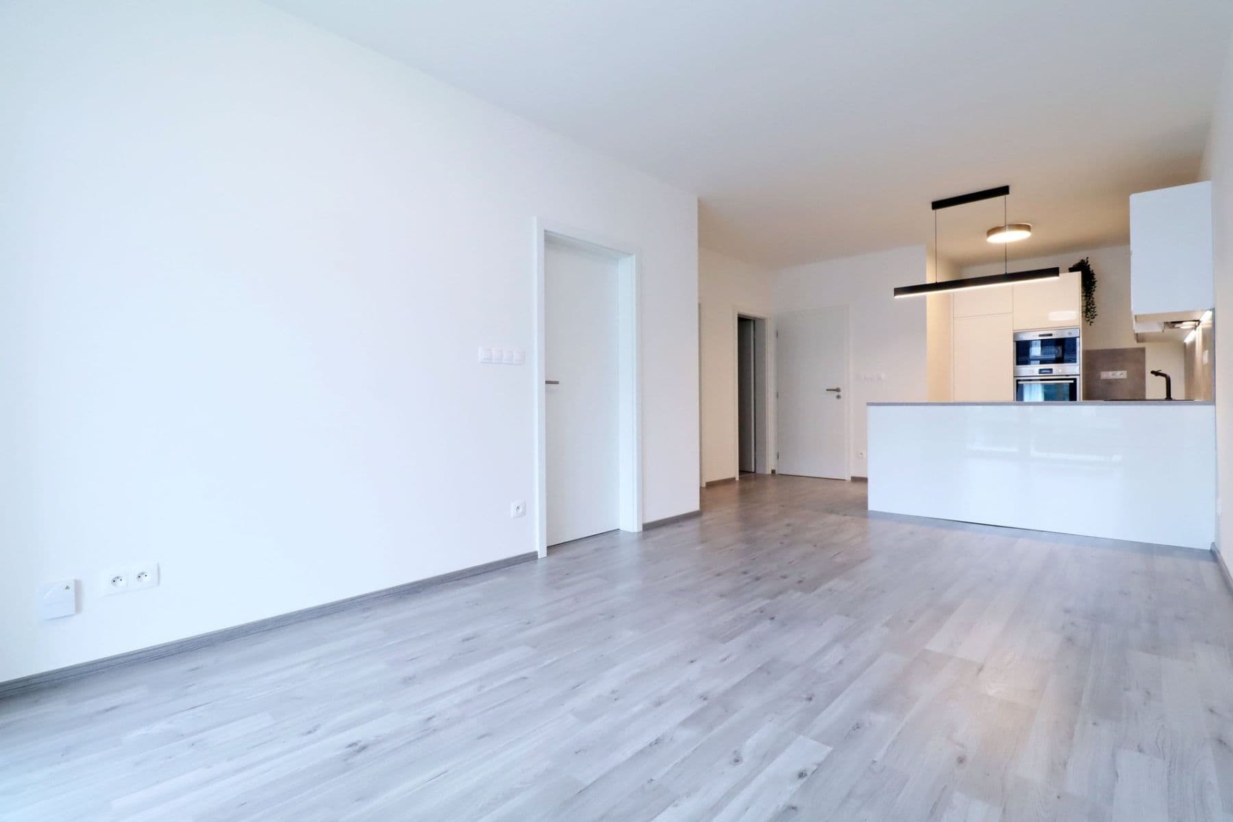 1 bedroom with open-plan kitchen flat to rent, 53 m², Velvarská, Horoměřice, Středočeský Region 1 bedroom with open-plan kitchen flat to rent, 53 m², Velvarská, Horoměřice, Středočeský Region
