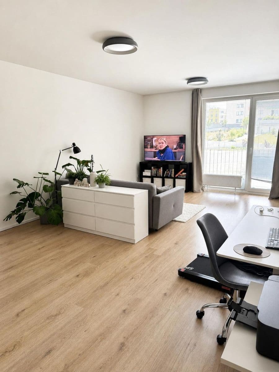 1 bedroom with open-plan kitchen flat to rent, 61 m², Velvarská, Horoměřice, Středočeský Region 1 bedroom with open-plan kitchen flat to rent, 61 m², Velvarská, Horoměřice, Středočeský Region