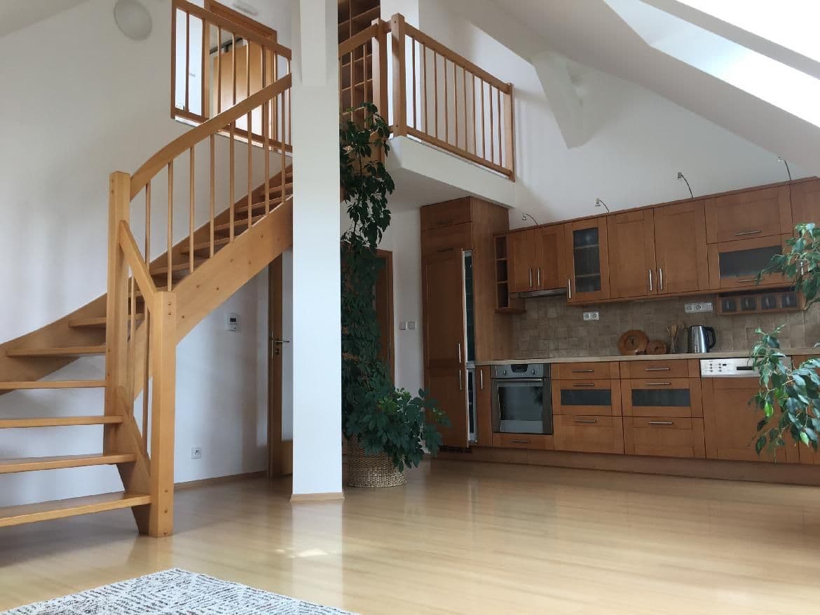 3 bedroom with open-plan kitchen flat to rent, 95 m², Mladotova, Prague, Prague 3 bedroom with open-plan kitchen flat to rent, 95 m², Mladotova, Prague, Prague