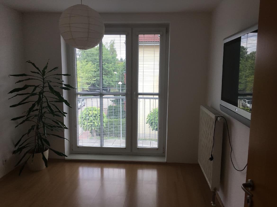 3 bedroom with open-plan kitchen flat to rent, 95 m², Mladotova, Prague, Prague 3 bedroom with open-plan kitchen flat to rent, 95 m², Mladotova, Prague, Prague