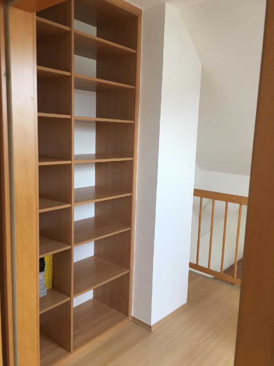 3 bedroom with open-plan kitchen flat to rent, 95 m², Mladotova, Prague, Prague 3 bedroom with open-plan kitchen flat to rent, 95 m², Mladotova, Prague, Prague