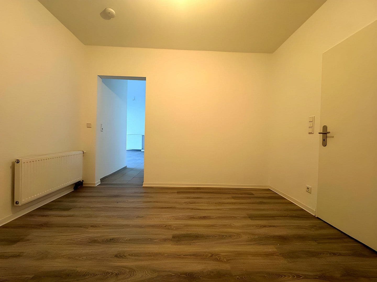 1 bedroom with open-plan kitchen flat to rent, 100 m², Unter den Ulmen 130, Duisburg, North Rhine-Westphalia 1 bedroom with open-plan kitchen flat to rent, 100 m², Unter den Ulmen 130, Duisburg, North Rhine-Westphalia