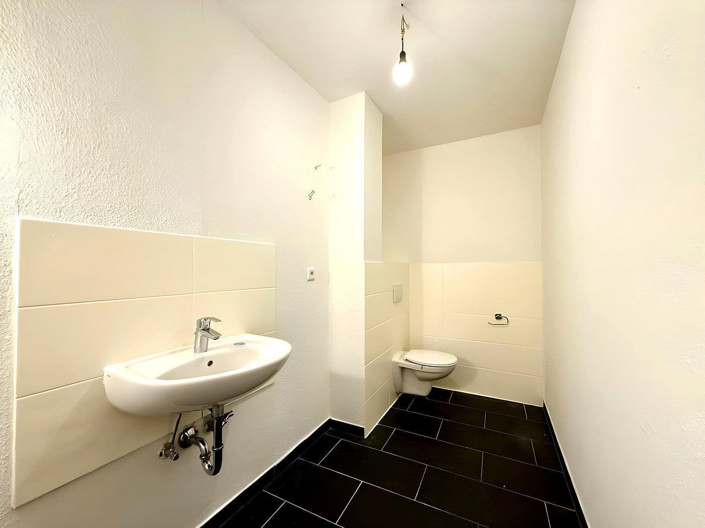 1 bedroom with open-plan kitchen flat to rent, 100 m², Unter den Ulmen 130, Duisburg, North Rhine-Westphalia 1 bedroom with open-plan kitchen flat to rent, 100 m², Unter den Ulmen 130, Duisburg, North Rhine-Westphalia