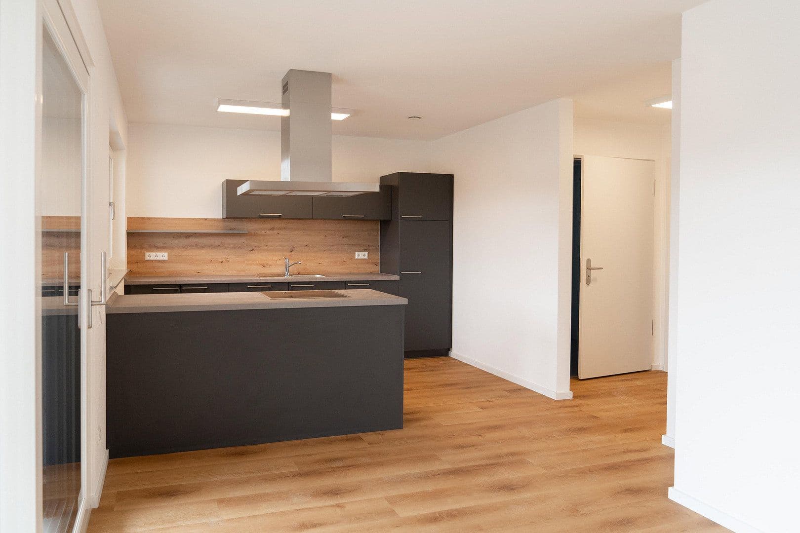 2 bedroom with open-plan kitchen flat to rent, 101 m², Dietenheim, Baden-Württemberg 2 bedroom with open-plan kitchen flat to rent, 101 m², Dietenheim, Baden-Württemberg