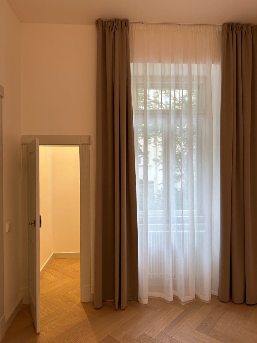 1 bedroom with open-plan kitchen flat to rent, 49 m², Mánesova, Prague, Prague 1 bedroom with open-plan kitchen flat to rent, 49 m², Mánesova, Prague, Prague