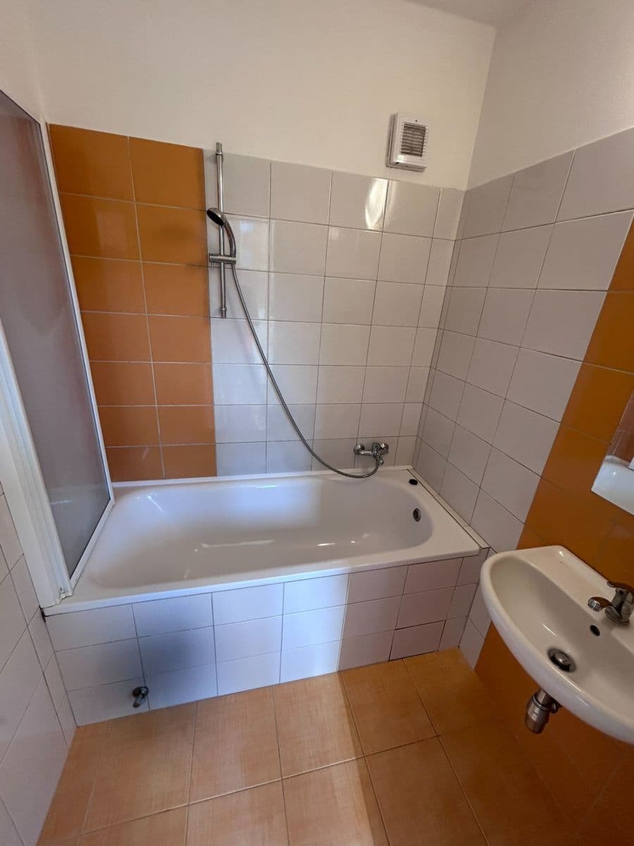 2 bedroom flat to rent, 59 m², Boskovická, Brno, Jihomoravský Region 2 bedroom flat to rent, 59 m², Boskovická, Brno, Jihomoravský Region