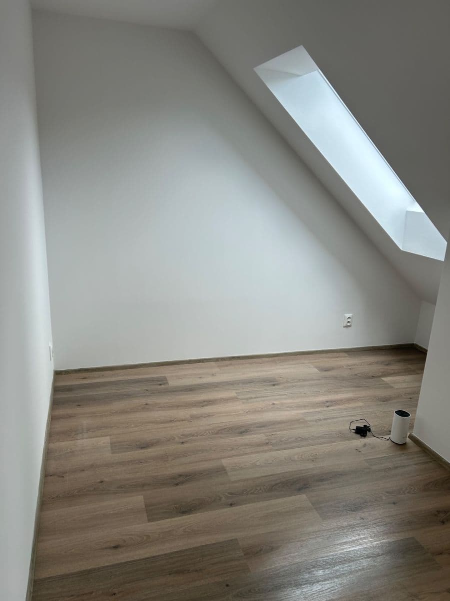 2 bedroom with open-plan kitchen flat to rent, 95 m², Zátopkova, Milovice, Středočeský Region 2 bedroom with open-plan kitchen flat to rent, 95 m², Zátopkova, Milovice, Středočeský Region
