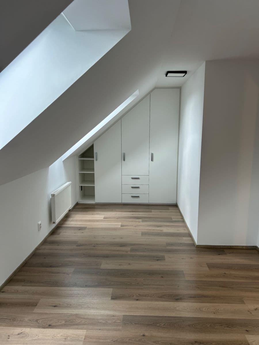 2 bedroom with open-plan kitchen flat to rent, 95 m², Zátopkova, Milovice, Středočeský Region 2 bedroom with open-plan kitchen flat to rent, 95 m², Zátopkova, Milovice, Středočeský Region