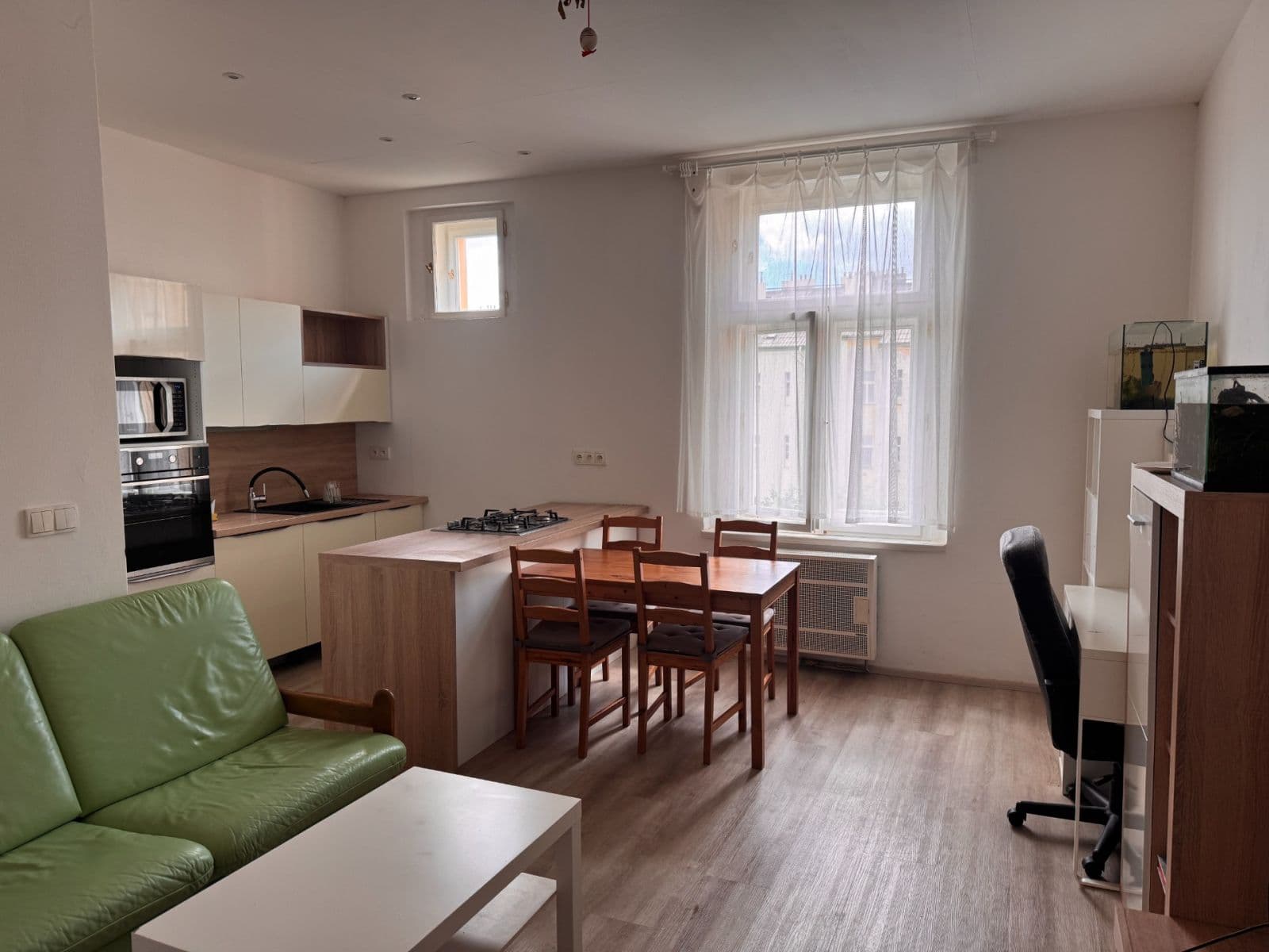 2 bedroom with open-plan kitchen flat to rent, 81 m², Moravská, Prague, Prague 2 bedroom with open-plan kitchen flat to rent, 81 m², Moravská, Prague, Prague