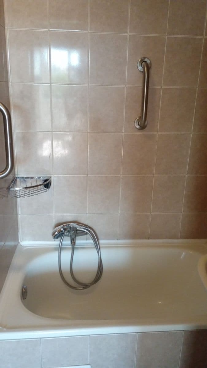 Studio flat to rent, 40 m², Holíkova, Jílové u Prahy, Středočeský Region Studio flat to rent, 40 m², Holíkova, Jílové u Prahy, Středočeský Region