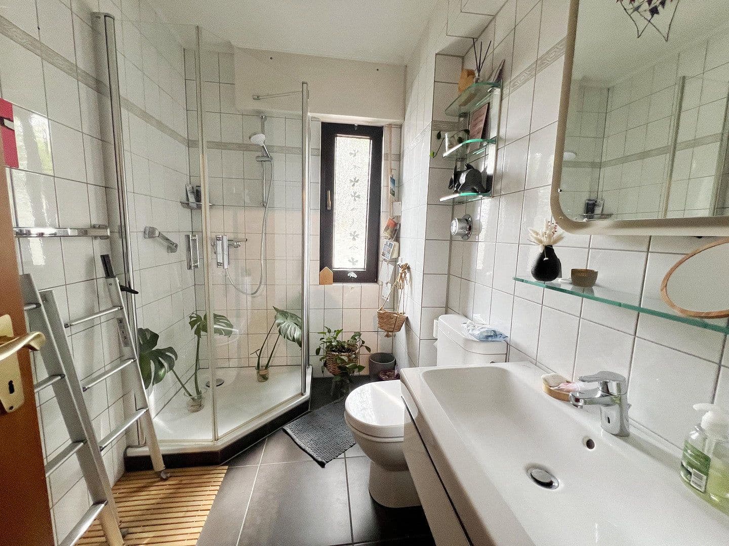 3 bedroom with open-plan kitchen flat to rent, 130 m², Gartenweg 6, Köln, North Rhine-Westphalia 3 bedroom with open-plan kitchen flat to rent, 130 m², Gartenweg 6, Köln, North Rhine-Westphalia