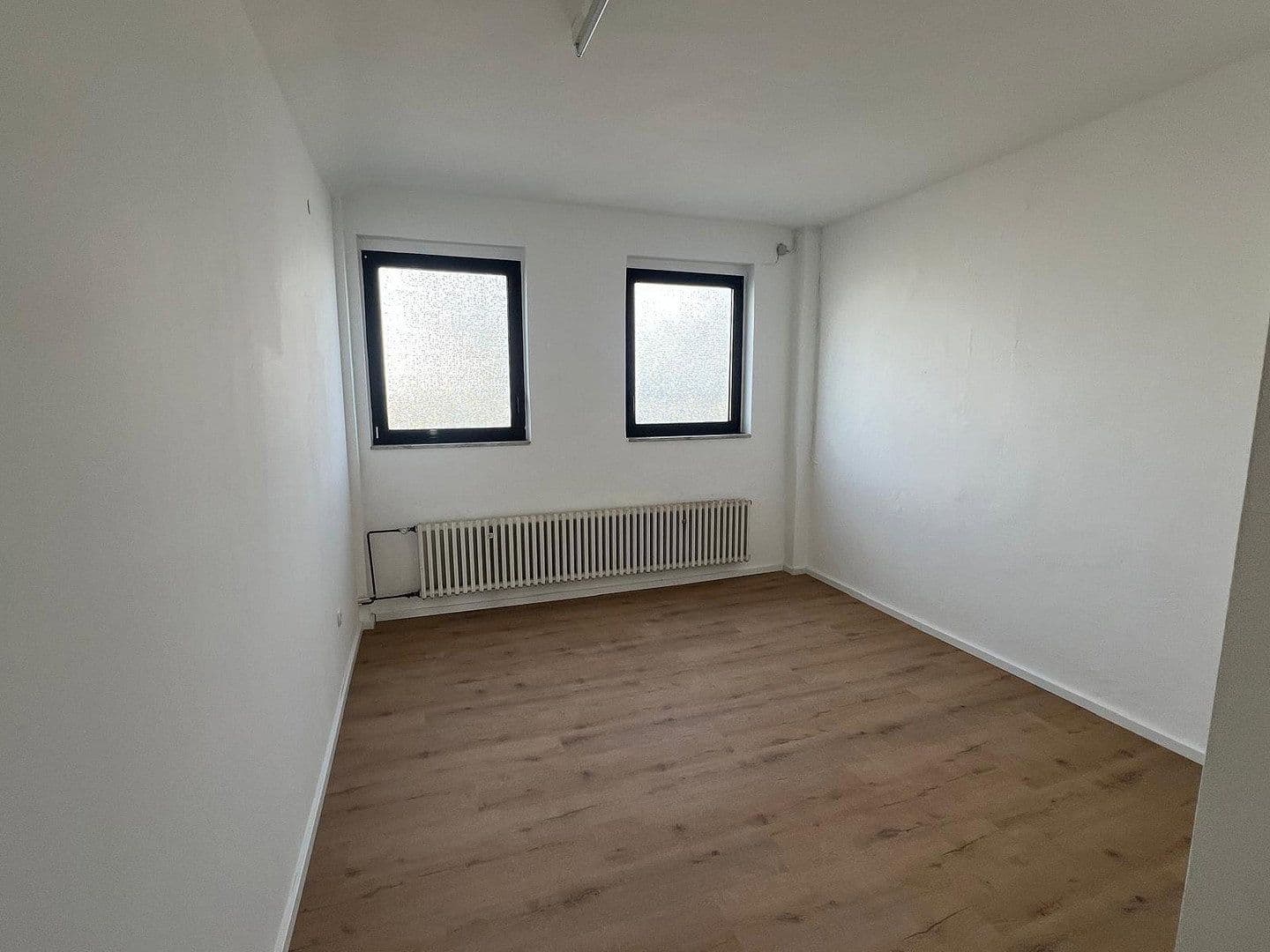non-residential property to rent, 1,000 m², Weilburg, Hesse non-residential property to rent, 1,000 m², Weilburg, Hesse