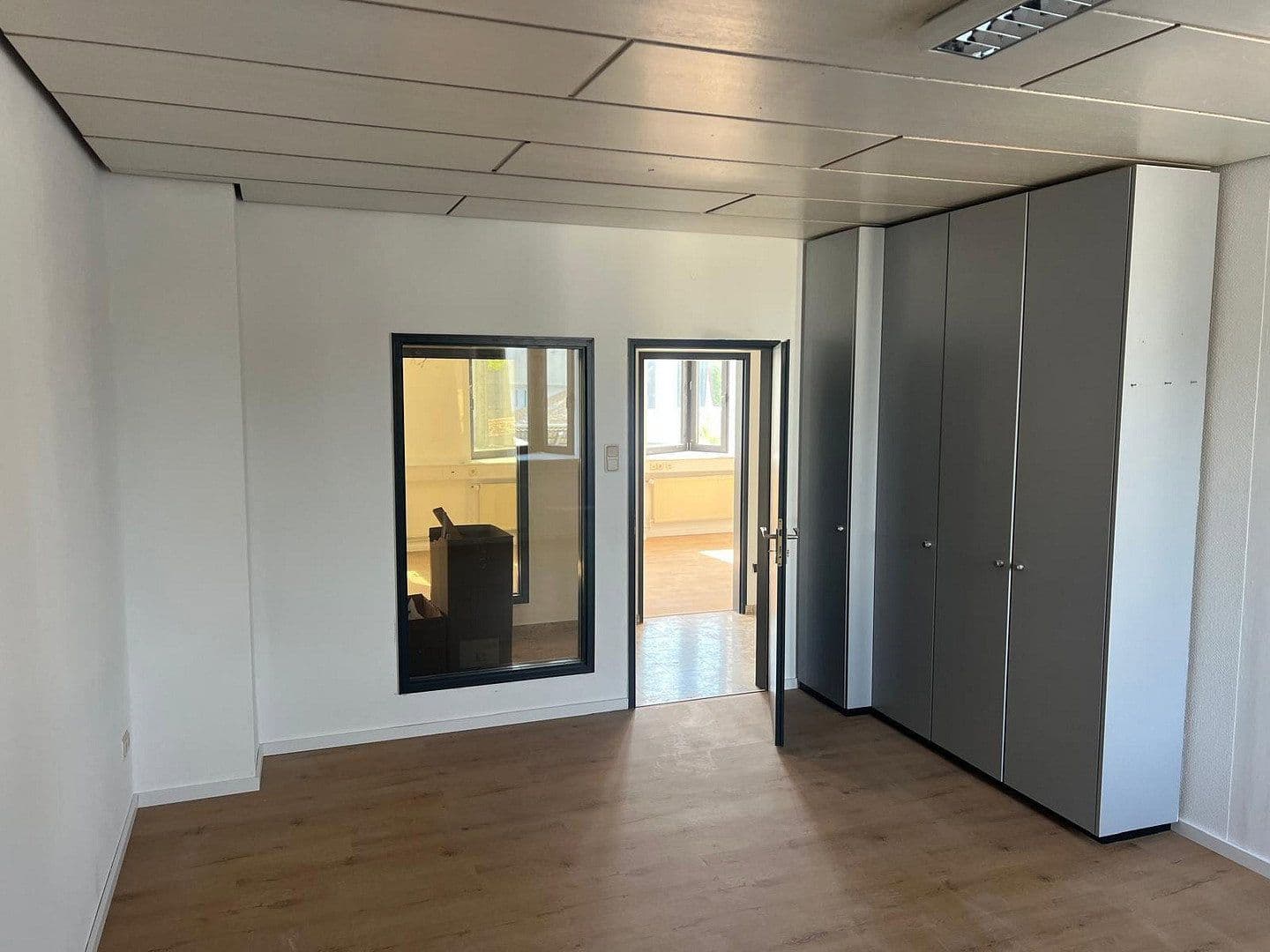 non-residential property to rent, 1,000 m², Weilburg, Hesse non-residential property to rent, 1,000 m², Weilburg, Hesse