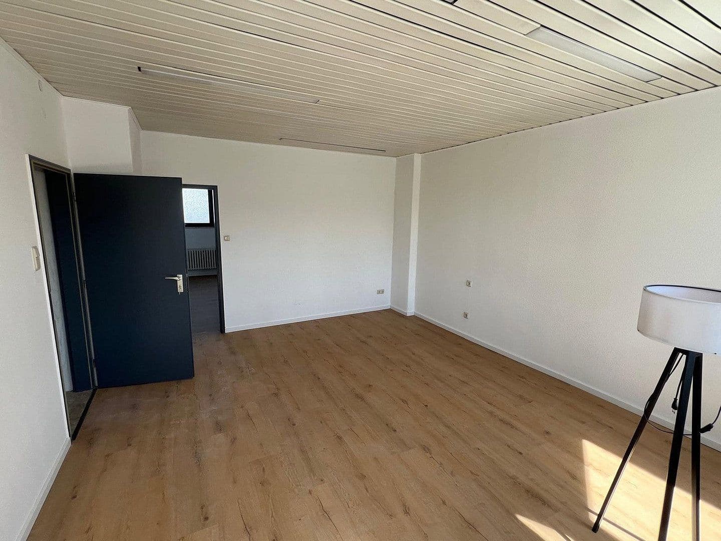 non-residential property to rent, 1,000 m², Weilburg, Hesse non-residential property to rent, 1,000 m², Weilburg, Hesse