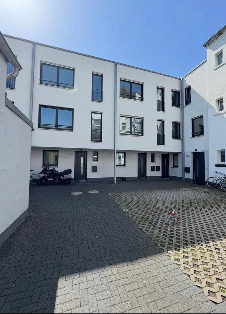 house to rent, 150 m², Düsseldorf, North Rhine-Westphalia house to rent, 150 m², Düsseldorf, North Rhine-Westphalia