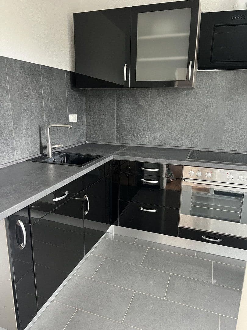2 bedroom with open-plan kitchen flat to rent, 105 m², v.d. Leyenstr. 18, Nickenich, Rhineland-Palatinate 2 bedroom with open-plan kitchen flat to rent, 105 m², v.d. Leyenstr. 18, Nickenich, Rhineland-Palatinate