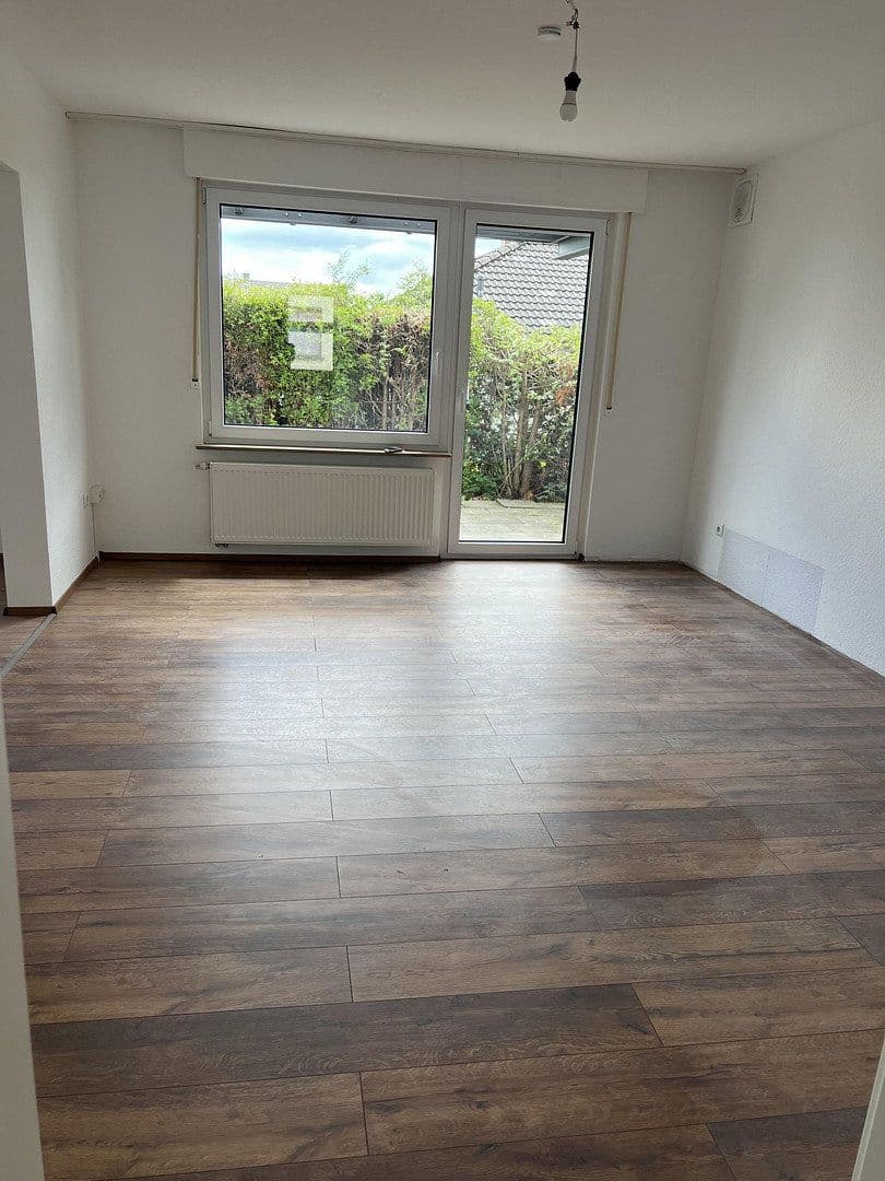 2 bedroom with open-plan kitchen flat to rent, 105 m², v.d. Leyenstr. 18, Nickenich, Rhineland-Palatinate 2 bedroom with open-plan kitchen flat to rent, 105 m², v.d. Leyenstr. 18, Nickenich, Rhineland-Palatinate