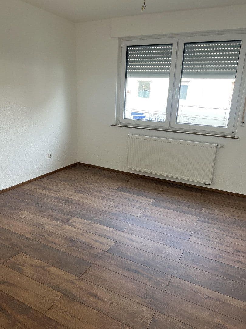 2 bedroom with open-plan kitchen flat to rent, 105 m², v.d. Leyenstr. 18, Nickenich, Rhineland-Palatinate 2 bedroom with open-plan kitchen flat to rent, 105 m², v.d. Leyenstr. 18, Nickenich, Rhineland-Palatinate