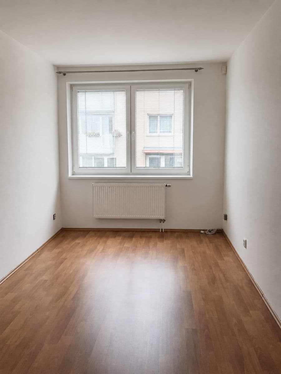 2 bedroom with open-plan kitchen flat to rent, 60 m², Herlíkovická, Prague, Prague 2 bedroom with open-plan kitchen flat to rent, 60 m², Herlíkovická, Prague, Prague