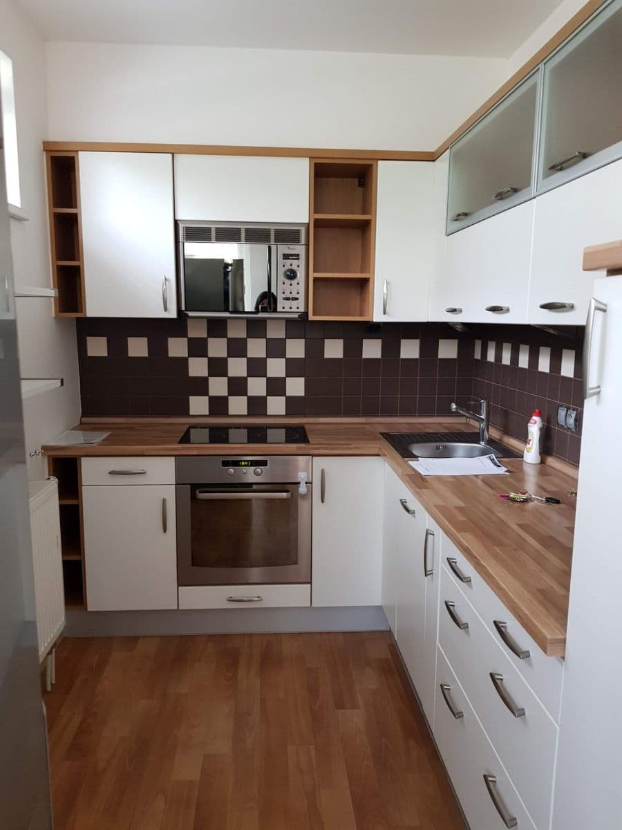 2 bedroom with open-plan kitchen flat to rent, 60 m², Herlíkovická, Prague, Prague 2 bedroom with open-plan kitchen flat to rent, 60 m², Herlíkovická, Prague, Prague