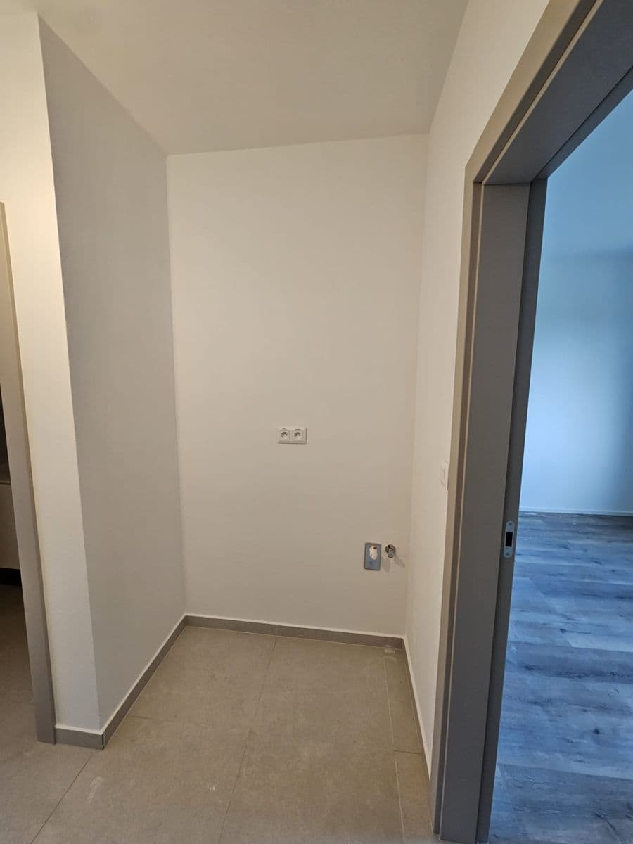 1 bedroom with open-plan kitchen flat to rent, 67 m², Dobrovského, Olomouc, Olomoucký Region 1 bedroom with open-plan kitchen flat to rent, 67 m², Dobrovského, Olomouc, Olomoucký Region