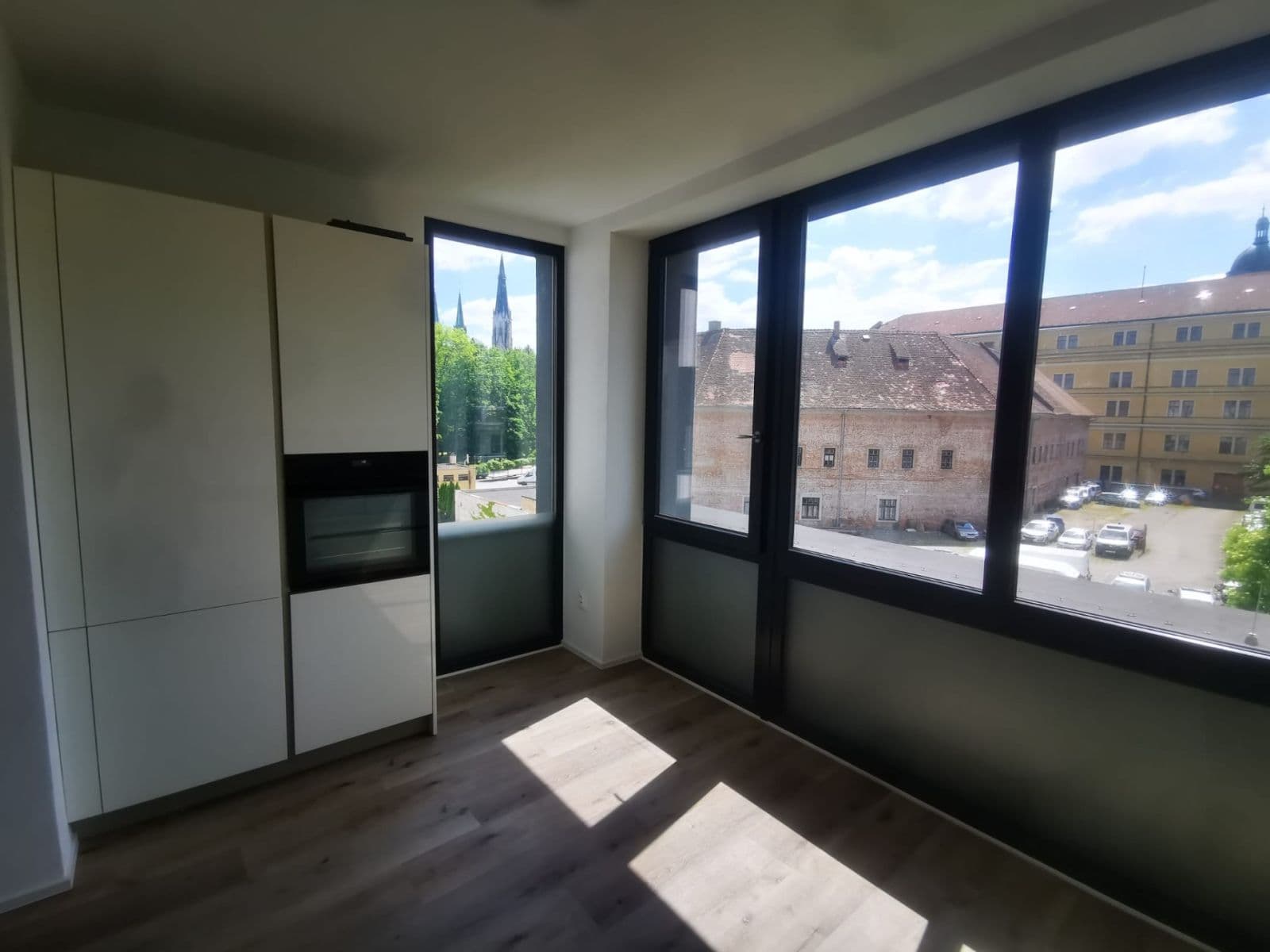 1 bedroom with open-plan kitchen flat to rent, 67 m², Dobrovského, Olomouc, Olomoucký Region 1 bedroom with open-plan kitchen flat to rent, 67 m², Dobrovského, Olomouc, Olomoucký Region