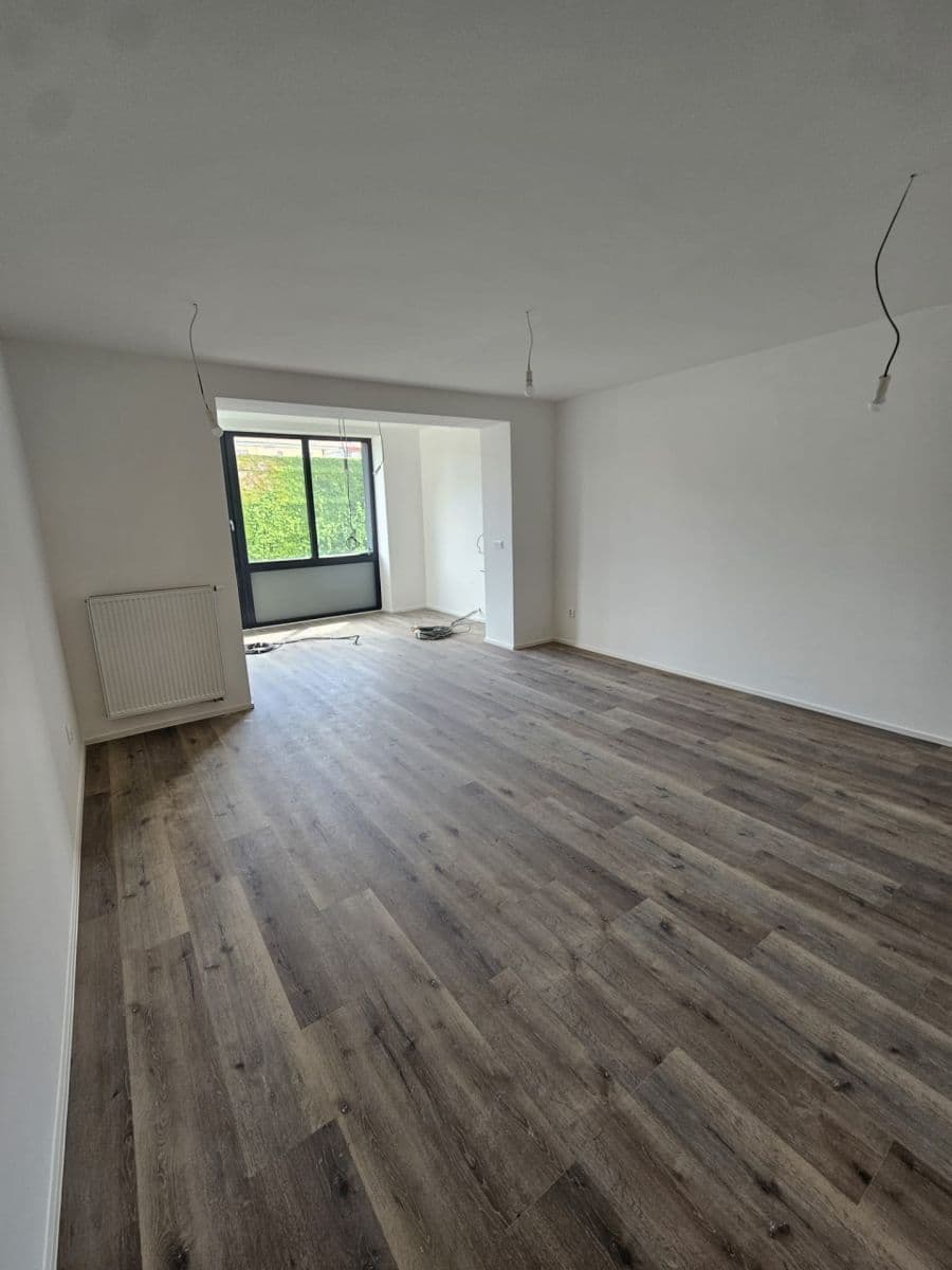 1 bedroom with open-plan kitchen flat to rent, 67 m², Dobrovského, Olomouc, Olomoucký Region 1 bedroom with open-plan kitchen flat to rent, 67 m², Dobrovského, Olomouc, Olomoucký Region