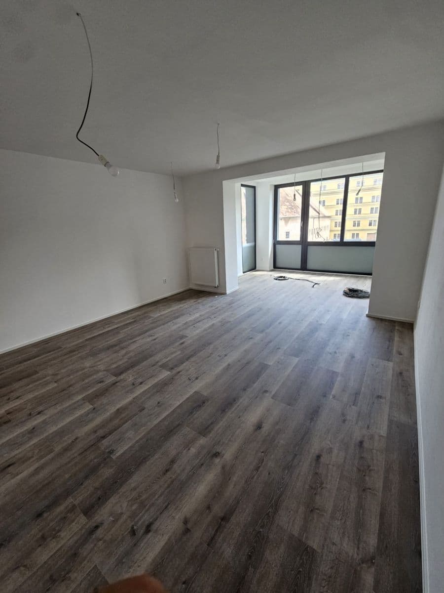 1 bedroom with open-plan kitchen flat to rent, 67 m², Dobrovského, Olomouc, Olomoucký Region 1 bedroom with open-plan kitchen flat to rent, 67 m², Dobrovského, Olomouc, Olomoucký Region