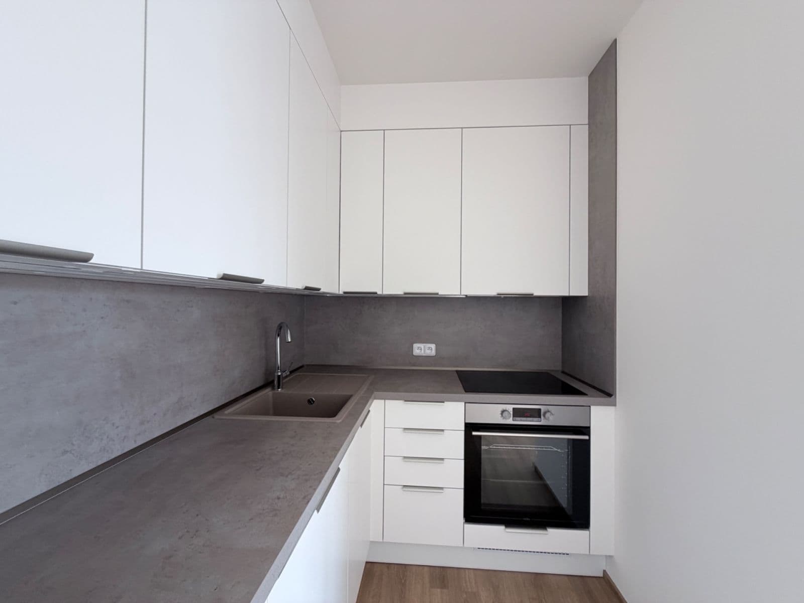 Studio flat to rent, 38 m², Nádražní, Kralupy nad Vltavou, Středočeský Region Studio flat to rent, 38 m², Nádražní, Kralupy nad Vltavou, Středočeský Region