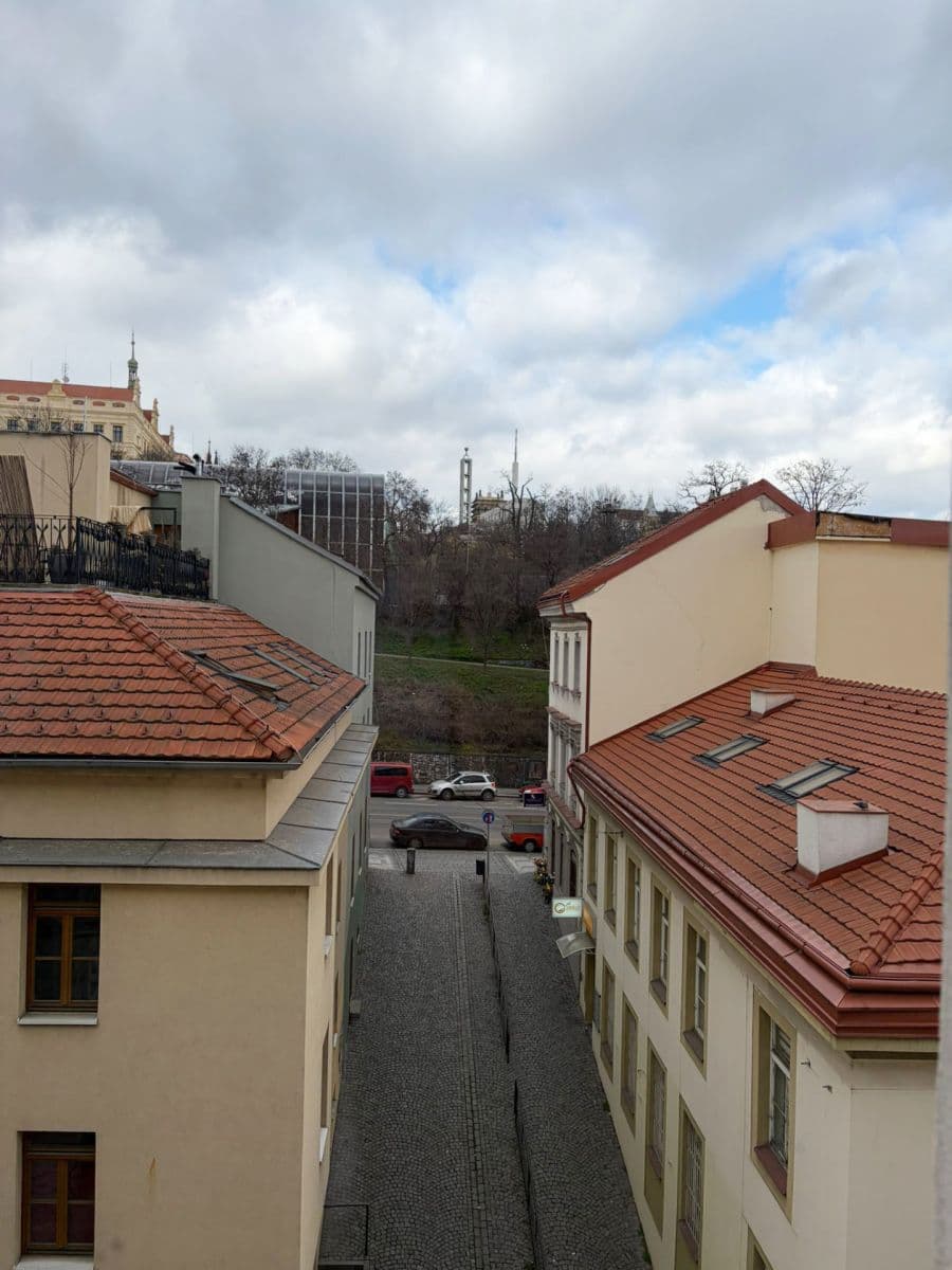 2 bedroom with open-plan kitchen flat to rent, 84 m², Krymská, Prague, Prague 2 bedroom with open-plan kitchen flat to rent, 84 m², Krymská, Prague, Prague