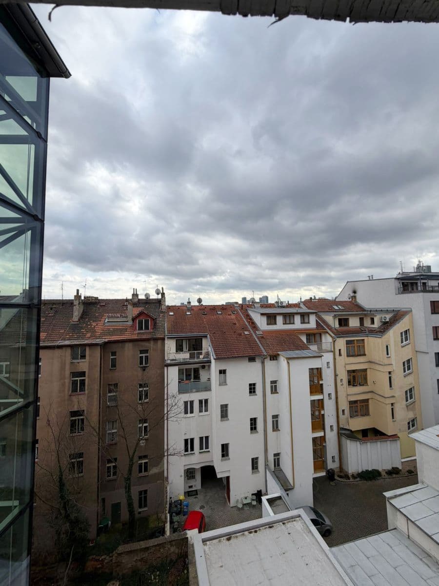 2 bedroom with open-plan kitchen flat to rent, 84 m², Krymská, Prague, Prague 2 bedroom with open-plan kitchen flat to rent, 84 m², Krymská, Prague, Prague