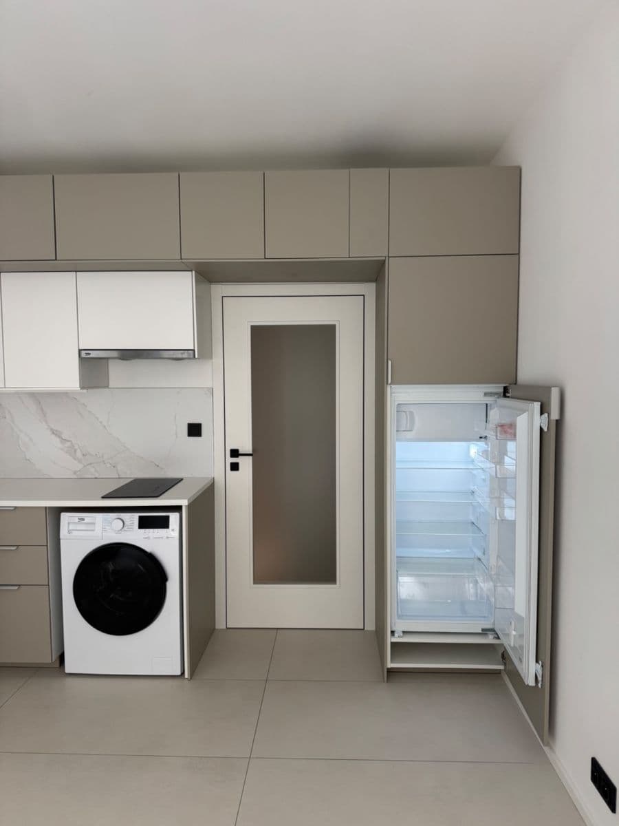 Studio flat to rent, 29 m², Krymská, Prague, Prague Studio flat to rent, 29 m², Krymská, Prague, Prague