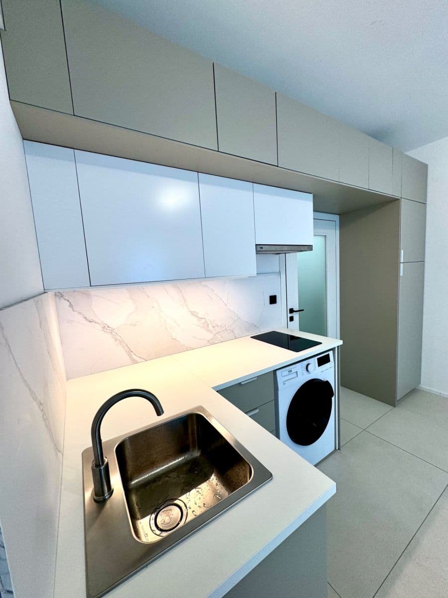 Studio flat to rent, 29 m², Krymská, Prague, Prague Studio flat to rent, 29 m², Krymská, Prague, Prague