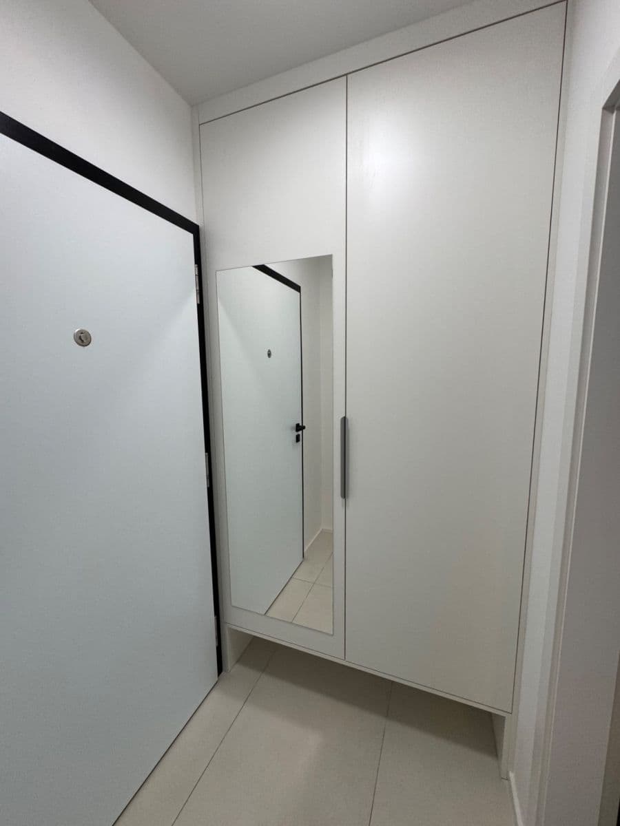 Studio flat to rent, 29 m², Krymská, Prague, Prague Studio flat to rent, 29 m², Krymská, Prague, Prague