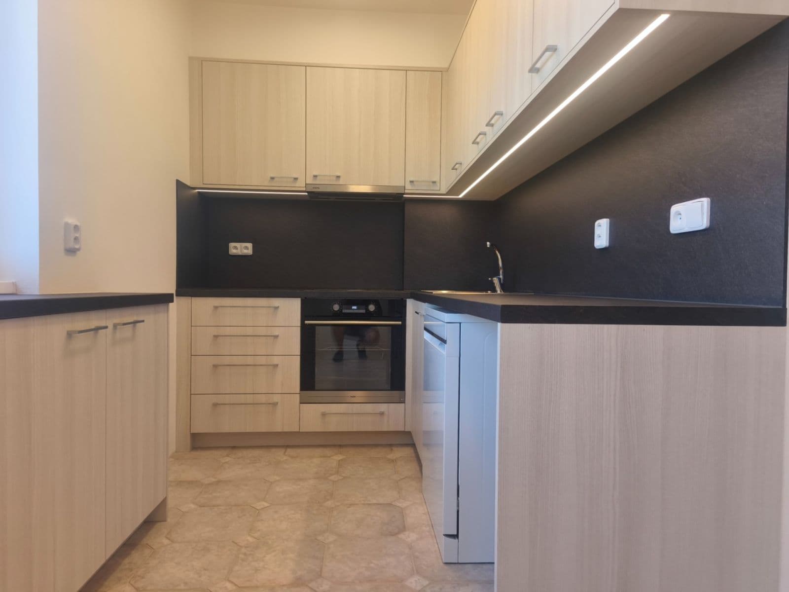 3 bedroom flat to rent, 67 m², Sídliště Ⅰ, Kamenice, Středočeský Region 3 bedroom flat to rent, 67 m², Sídliště Ⅰ, Kamenice, Středočeský Region