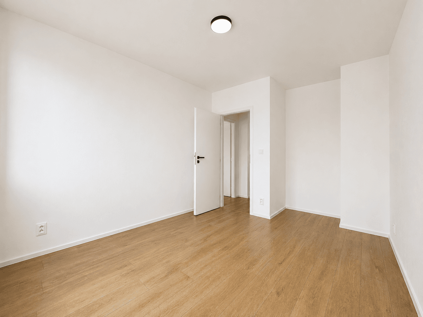 3 bedroom with open-plan kitchen flat for sale, 79 m², Vratislavská, Prague, Prague 3 bedroom with open-plan kitchen flat for sale, 79 m², Vratislavská, Prague, Prague