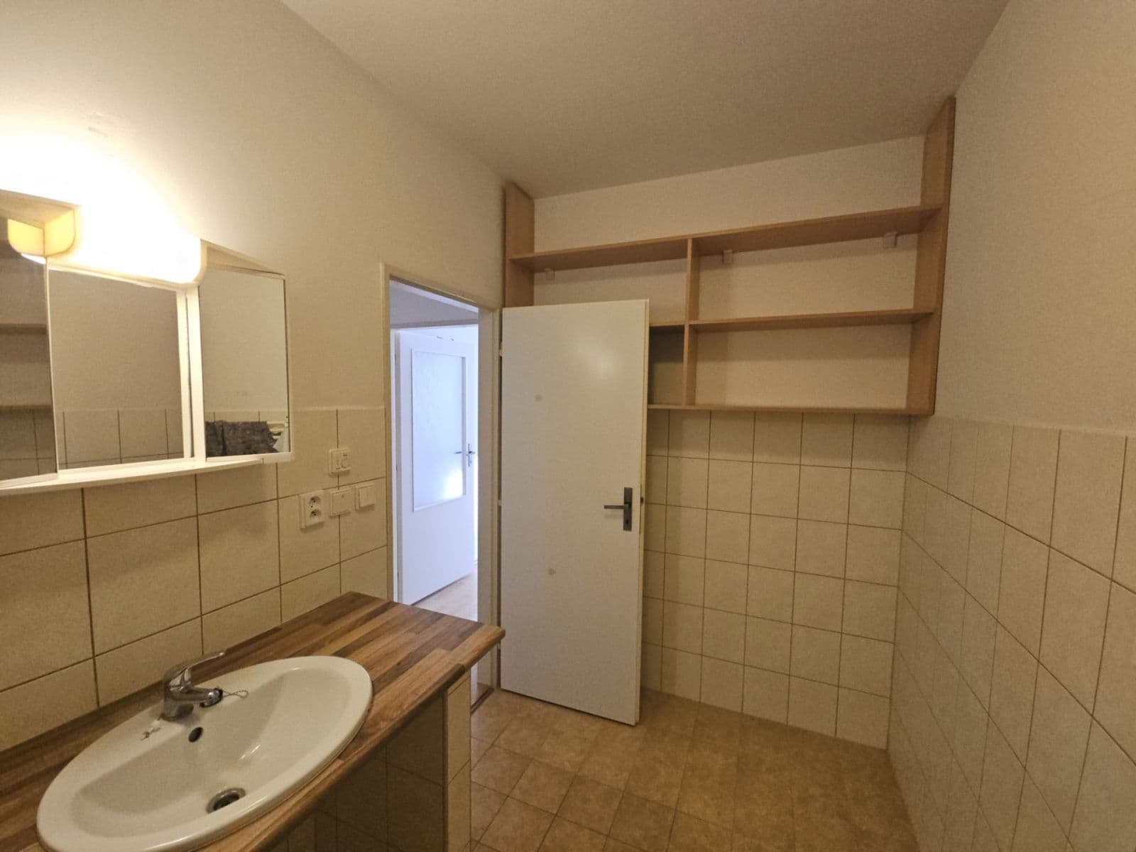 1 bedroom with open-plan kitchen flat to rent, 55 m², Volmanova, Čelákovice, Středočeský Region 1 bedroom with open-plan kitchen flat to rent, 55 m², Volmanova, Čelákovice, Středočeský Region