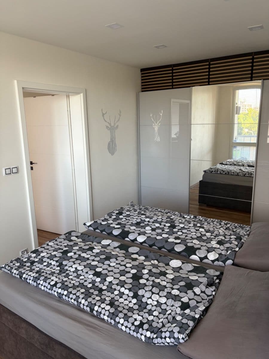 2 bedroom with open-plan kitchen flat to rent, 61 m², Feřtekova, Prague, Prague 2 bedroom with open-plan kitchen flat to rent, 61 m², Feřtekova, Prague, Prague