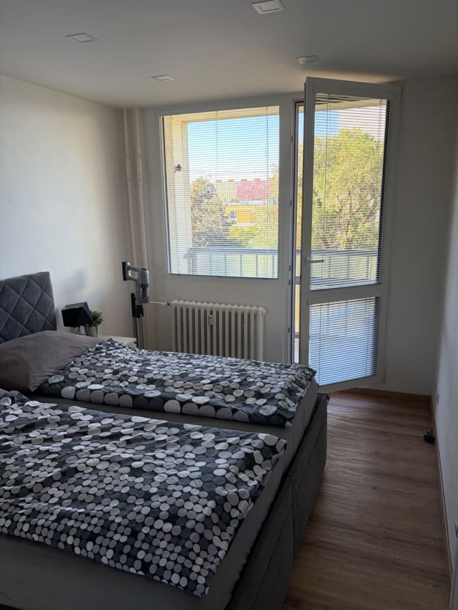 2 bedroom with open-plan kitchen flat to rent, 61 m², Feřtekova, Prague, Prague 2 bedroom with open-plan kitchen flat to rent, 61 m², Feřtekova, Prague, Prague