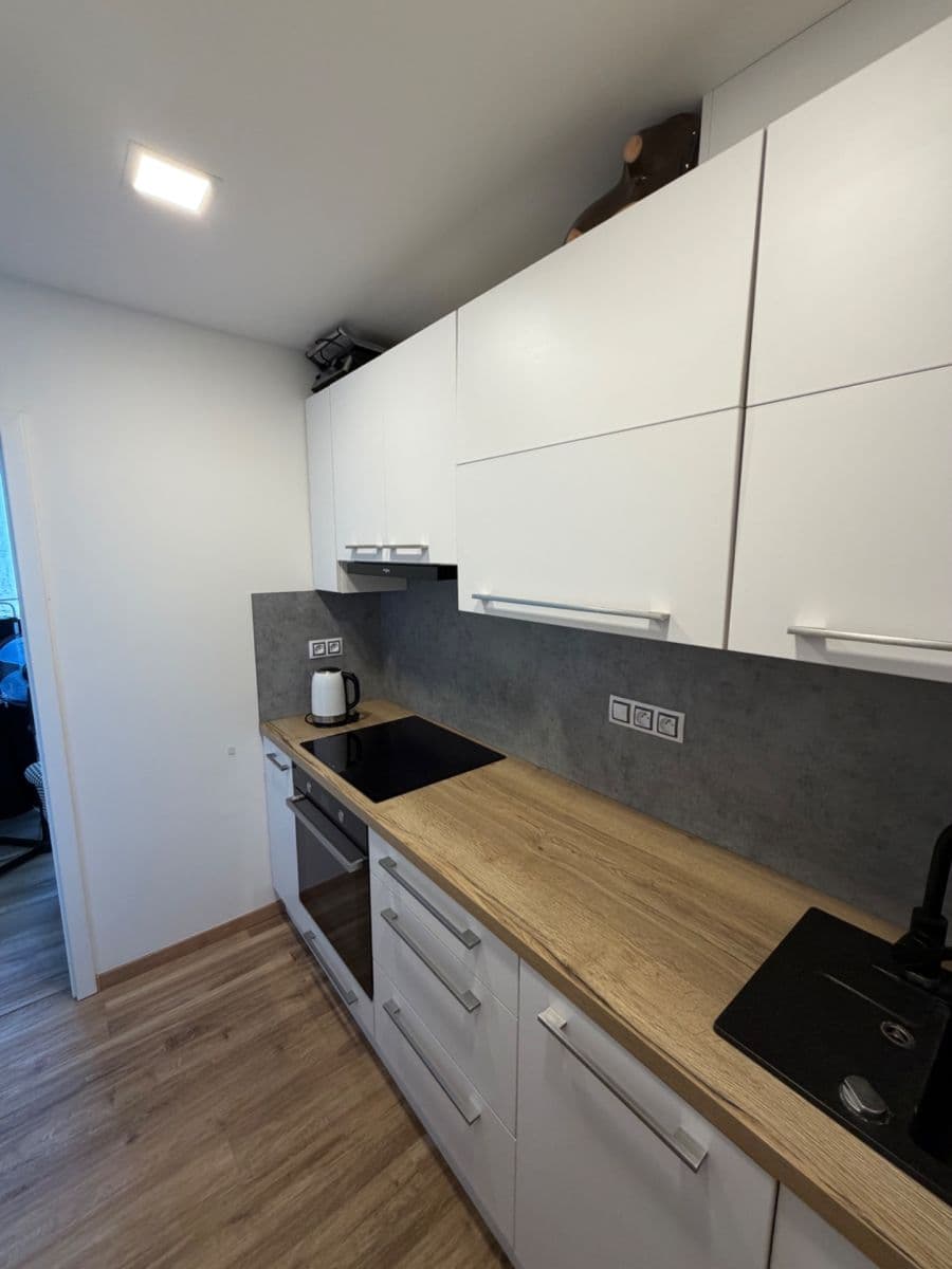 2 bedroom with open-plan kitchen flat to rent, 61 m², Feřtekova, Prague, Prague 2 bedroom with open-plan kitchen flat to rent, 61 m², Feřtekova, Prague, Prague