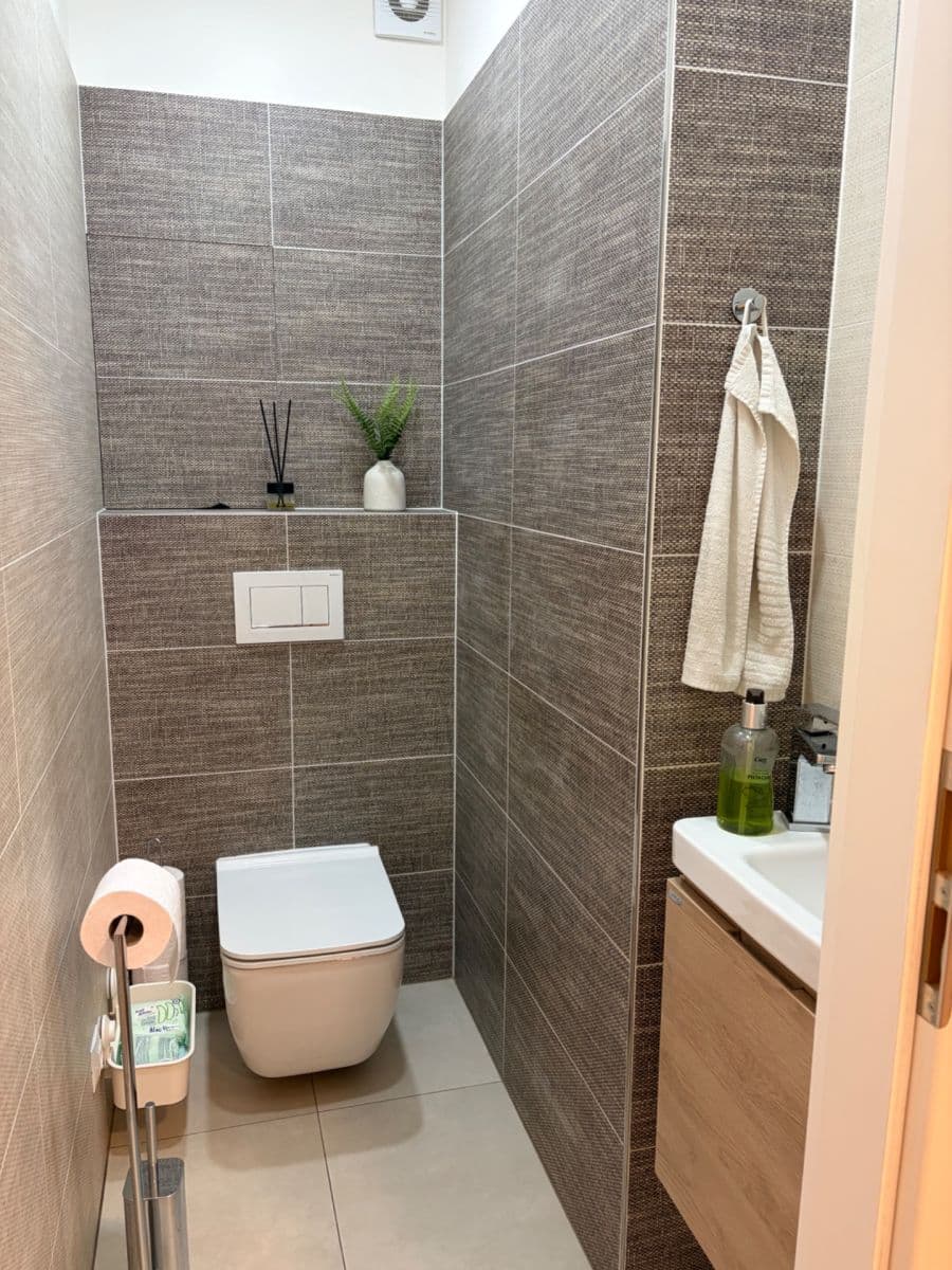 2 bedroom with open-plan kitchen flat to rent, 61 m², Feřtekova, Prague, Prague 2 bedroom with open-plan kitchen flat to rent, 61 m², Feřtekova, Prague, Prague