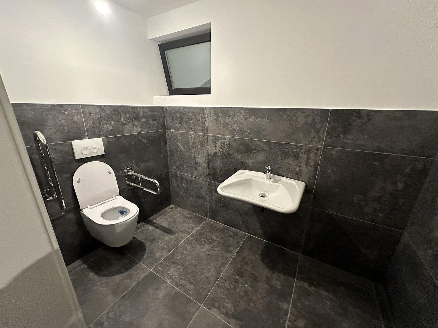 recreational property to rent, 650 m², Eckenhagener str 45, Reichshof, North Rhine-Westphalia recreational property to rent, 650 m², Eckenhagener str 45, Reichshof, North Rhine-Westphalia