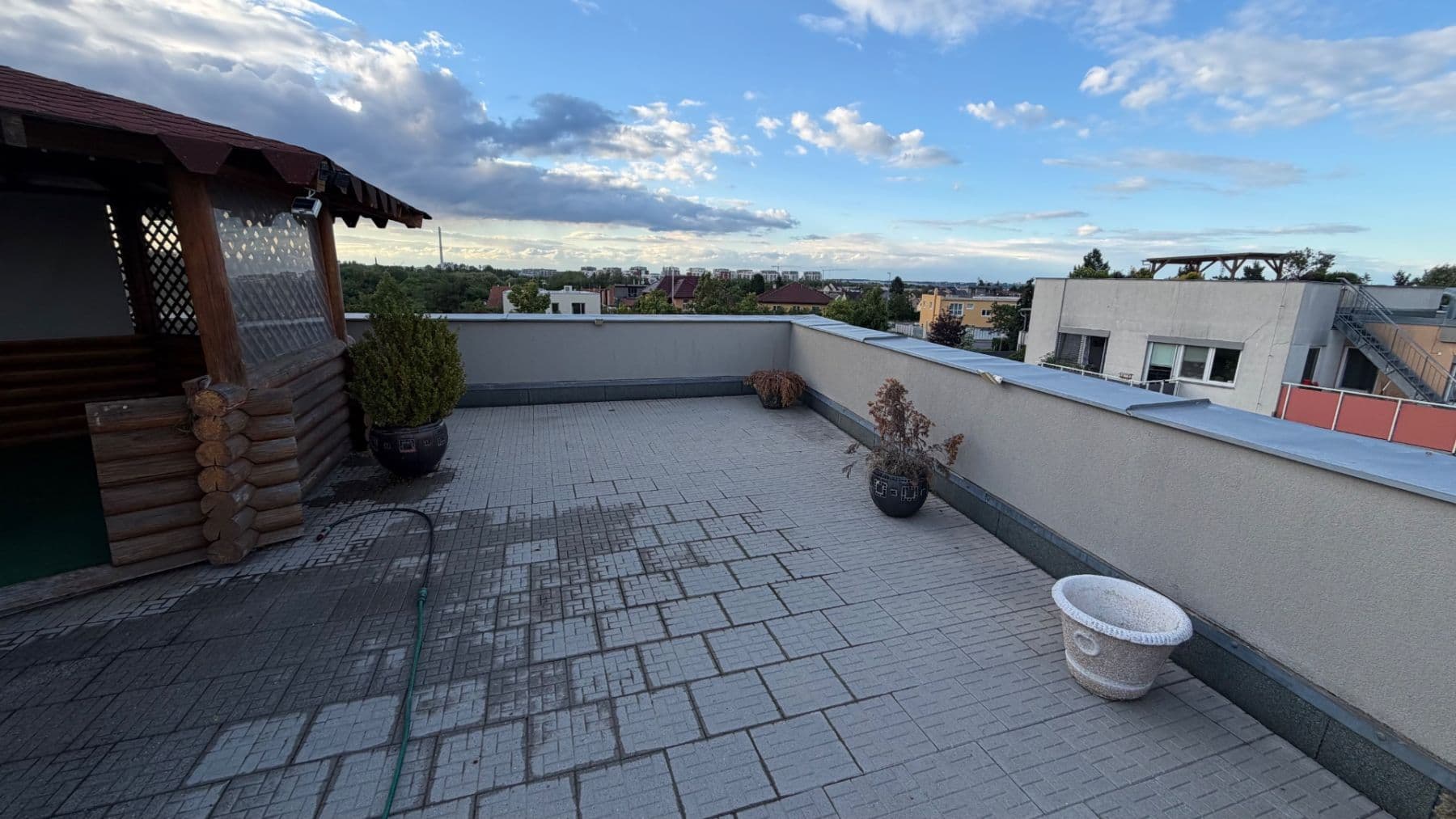 2 bedroom with open-plan kitchen flat to rent, 80 m², V Osikách, Prague, Prague 2 bedroom with open-plan kitchen flat to rent, 80 m², V Osikách, Prague, Prague
