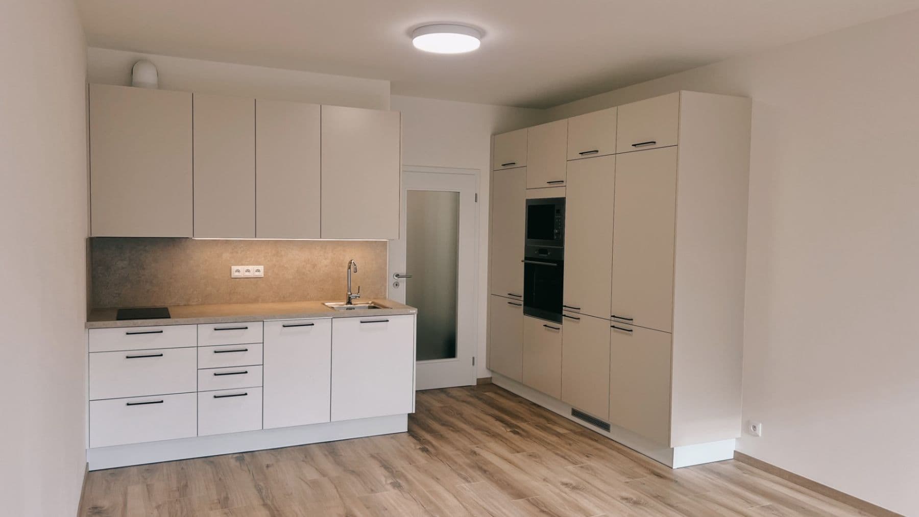 Studio flat to rent, 33 m², Gerstelova, Prague, Prague Studio flat to rent, 33 m², Gerstelova, Prague, Prague