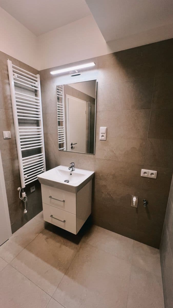 Studio flat to rent, 33 m², Gerstelova, Prague, Prague Studio flat to rent, 33 m², Gerstelova, Prague, Prague