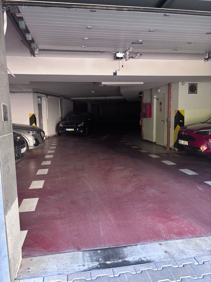 garage to rent, 14 m², Na Rozdílu, Prague, Prague garage to rent, 14 m², Na Rozdílu, Prague, Prague