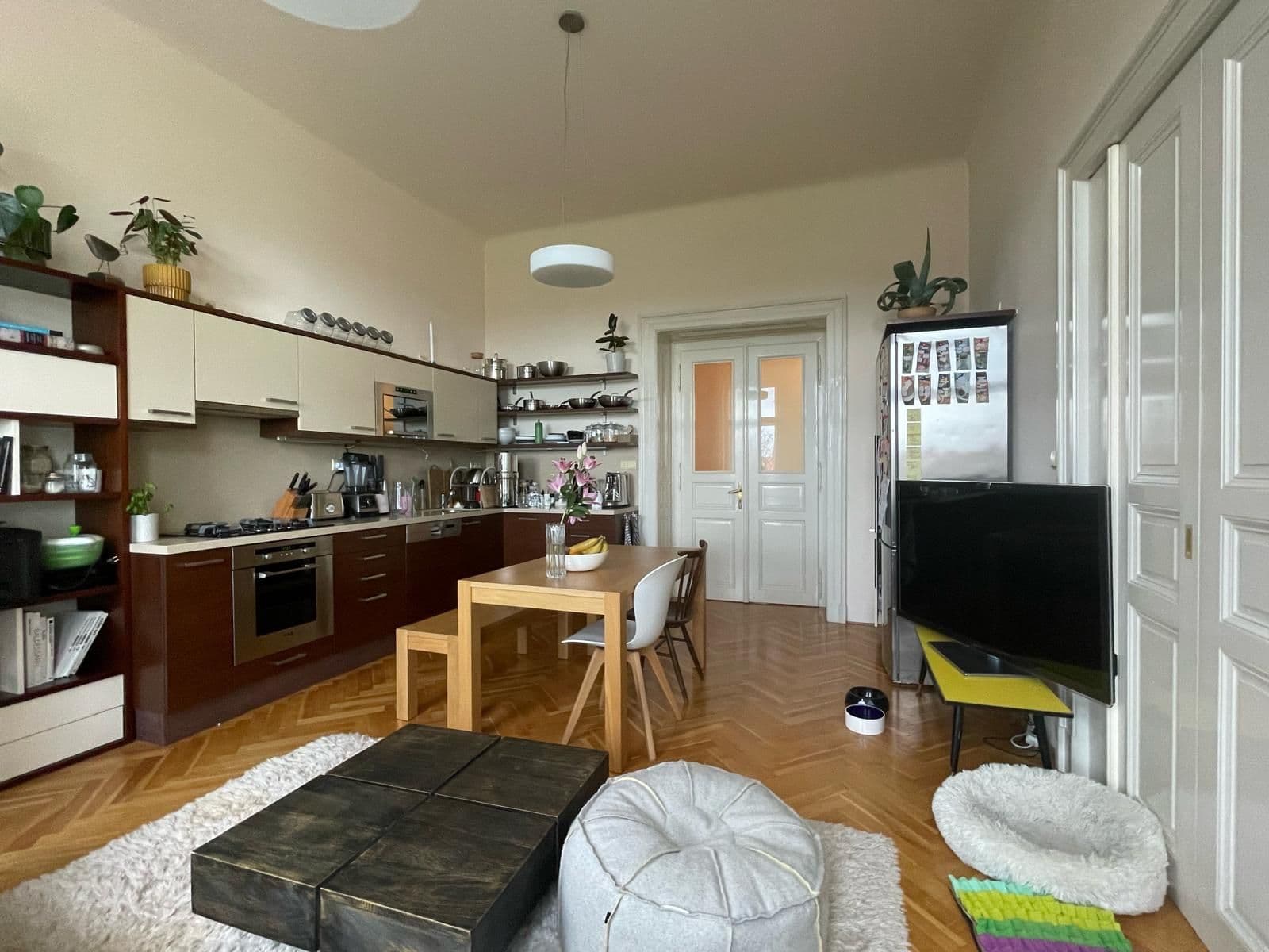 2 bedroom with open-plan kitchen flat to rent, 85 m², Slovenská, Prague, Prague 2 bedroom with open-plan kitchen flat to rent, 85 m², Slovenská, Prague, Prague