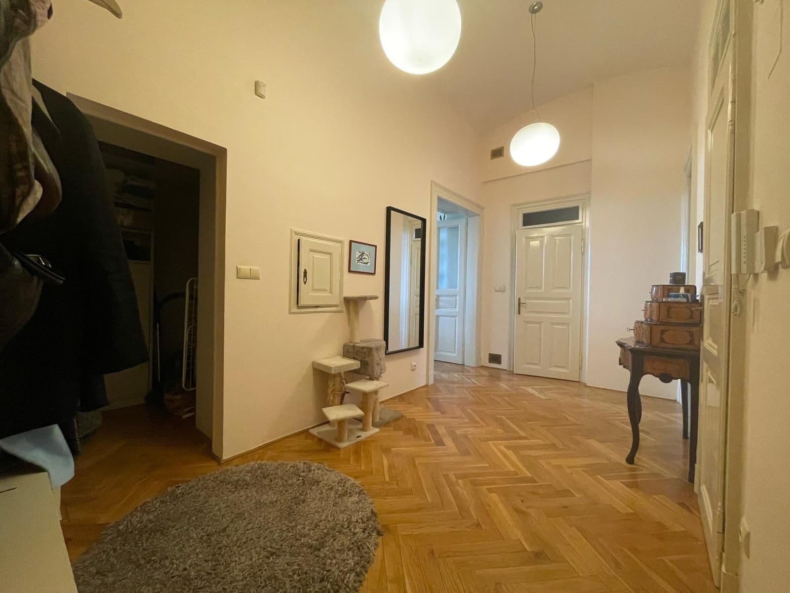 2 bedroom with open-plan kitchen flat to rent, 85 m², Slovenská, Prague, Prague 2 bedroom with open-plan kitchen flat to rent, 85 m², Slovenská, Prague, Prague
